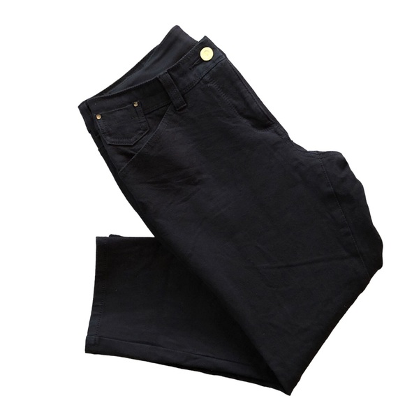 Chico’s So Slimming black cropped jeans - Picture 7 of 9